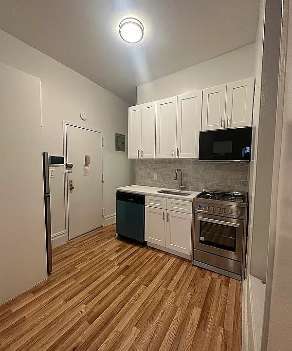 1st image of 404 W 56th St APT 6