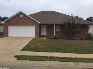 1733 White Oak Ln, Benton, AR 72019