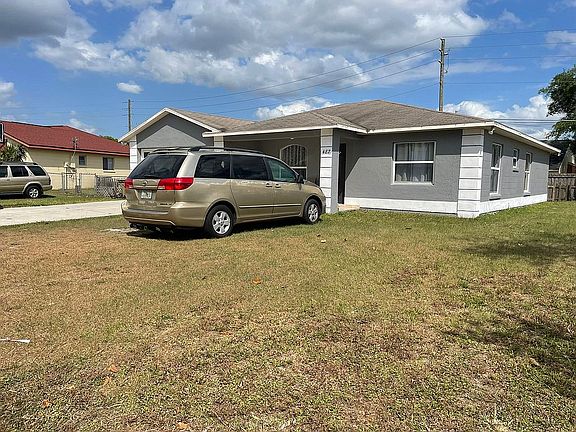 3rd image of 487 Floral Dr
