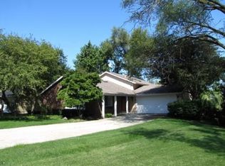 2304 Ridgewood Rd, Lisle, IL 60532