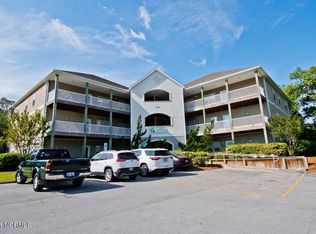 100 Lighthouse Ln, Cedar Point, NC 28584