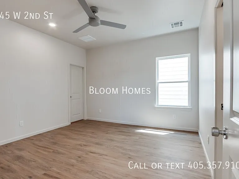 645 W 2nd St — Photo 17