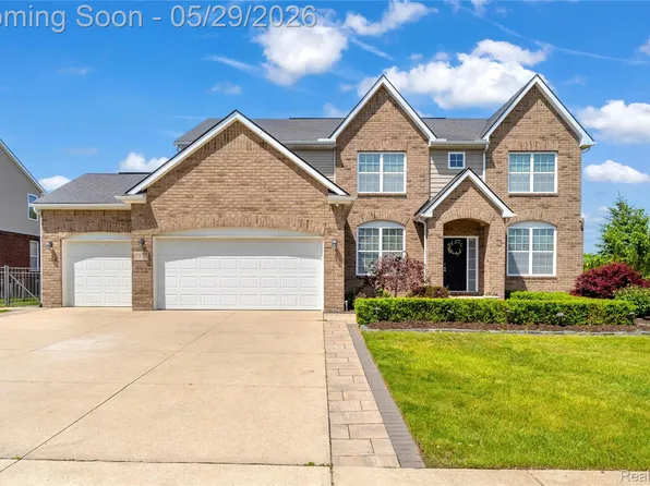 1977 Hazel Nut Ln, Troy, MI 48085
