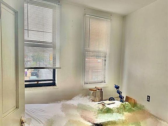 3rd image of 131-03 Liberty Ave