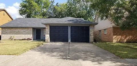 4 bed, 2.0 bath, 1864 sqft, $2,100 — Photo 2