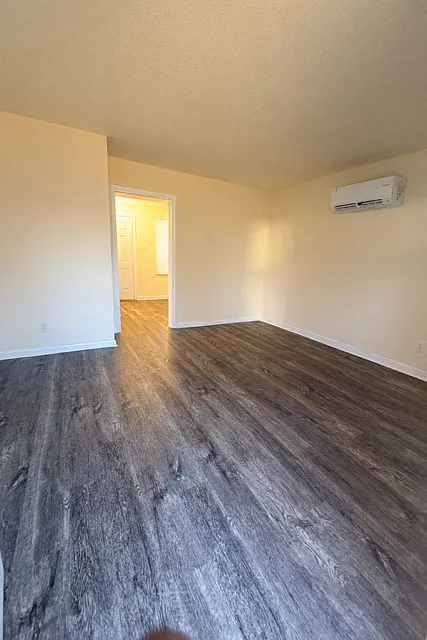 2 bed, 1.5 bath, 898 sqft, $1,395 — Photo 2
