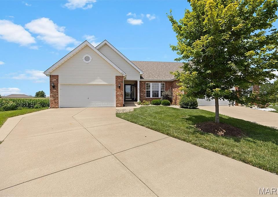 1st image of 601 Ember Crest Dr