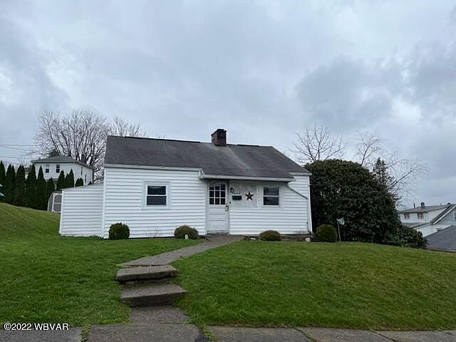 1st image of 230 Forrest St S