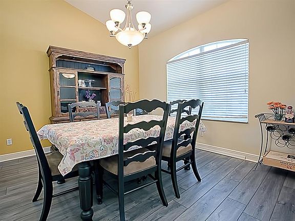 4th image of 807 Cumberland Cir