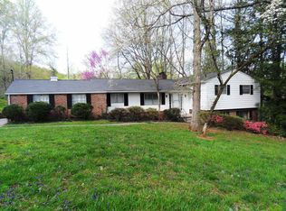 114 Caldwell Dr, Oak Ridge, TN 37830