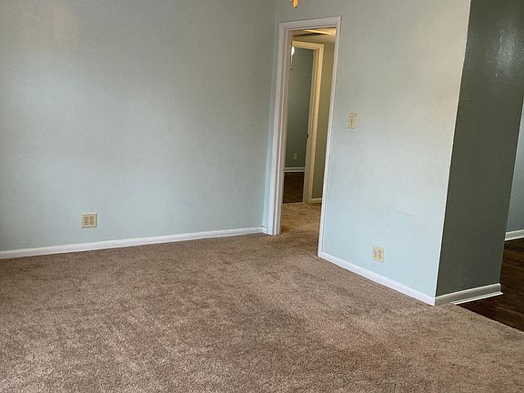 2nd image of 4102 Cloverdale Dr NW