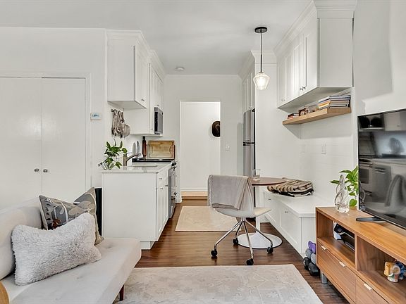 5th image of 40 Commonwealth Ave #1