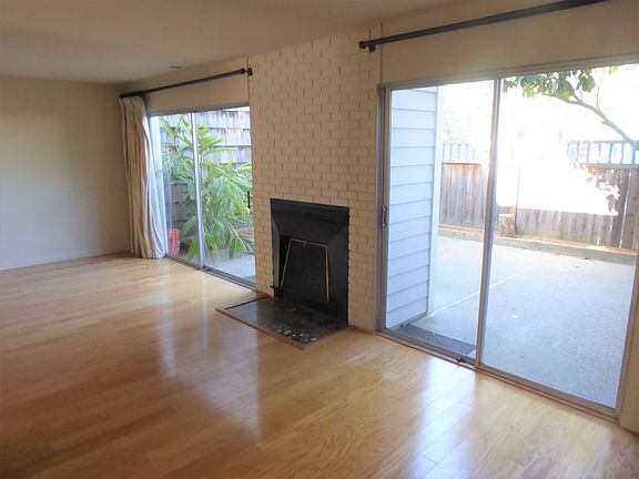 4th image of 129 Mariner Green Ct