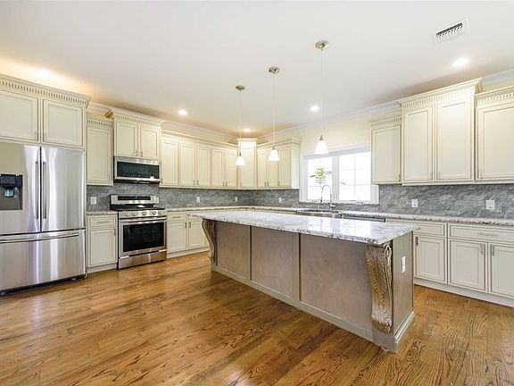 3rd image of 2759 Len Dr
