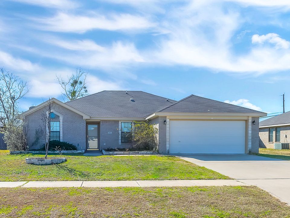 1st image of 3902 Foxglove Ln