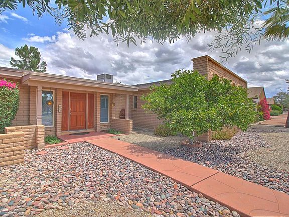 5th image of 2074 E Laguna Dr