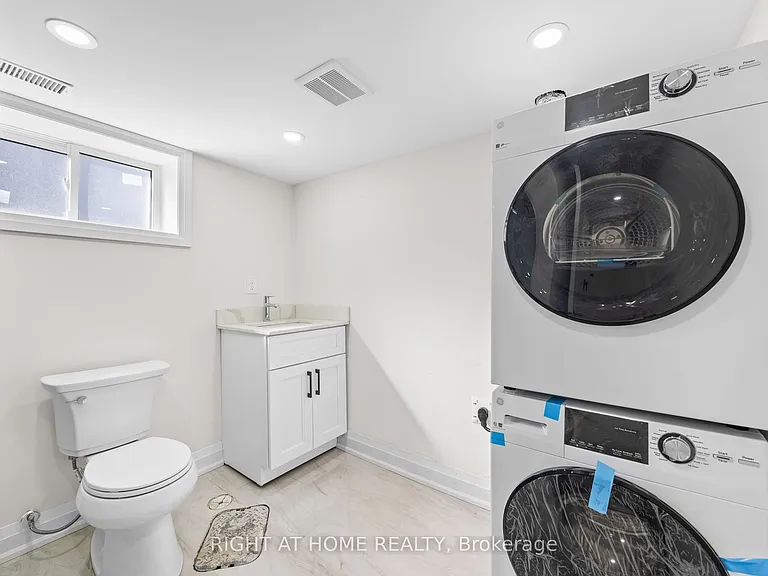961 Victoria Park Ave — Photo 17