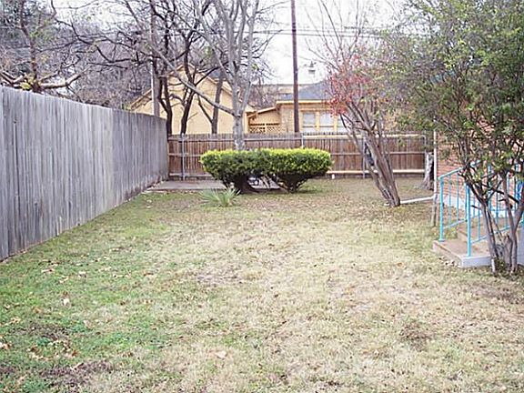4th image of 301 N Gaines St