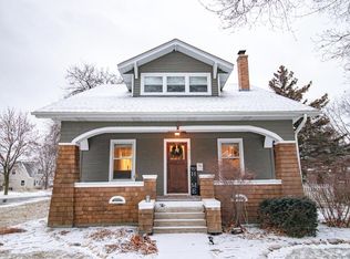 602 N Oakwood Ave, Oconomowoc, WI 53066