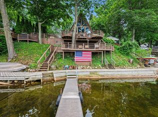 25862 Shore Dr, Lawton, MI 49065