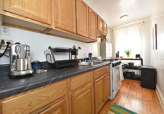 5th image of 31-70 34th St #3D