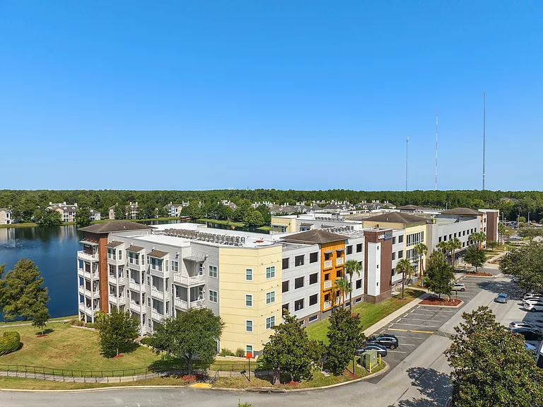 Lake Lofts at Deerwood — Photo 8