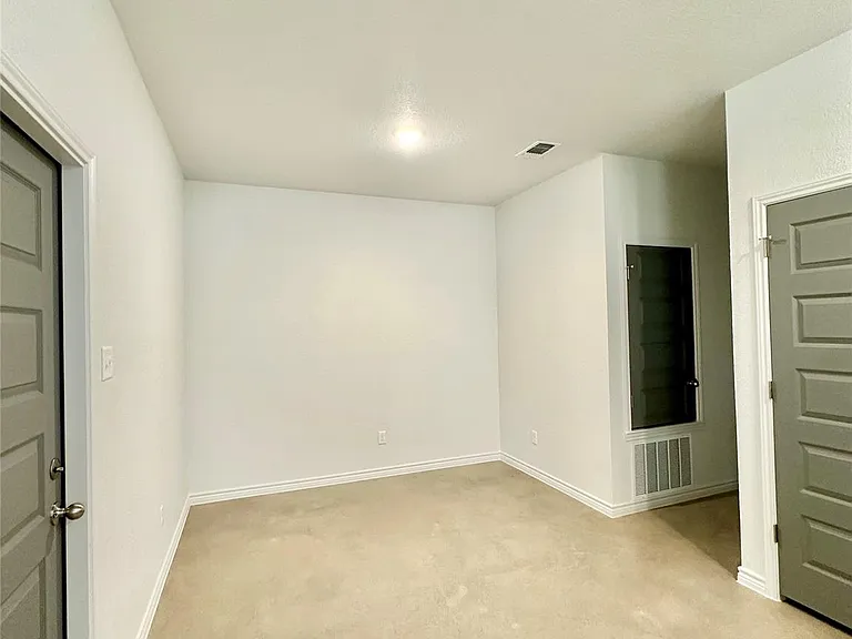 2321 Ocean Ave #B — Photo 4