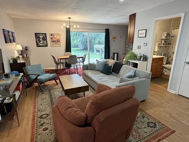 33 Charleston Ave — Photo 4