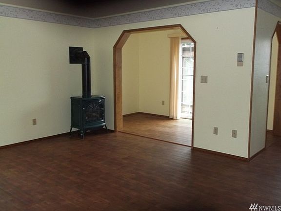 3rd image of 299 Canal Dr NE