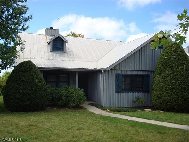 1st image of 904 Eagles Nest Ct #904