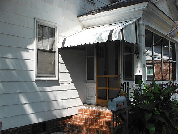 2nd image of 10 Dekalb Ave