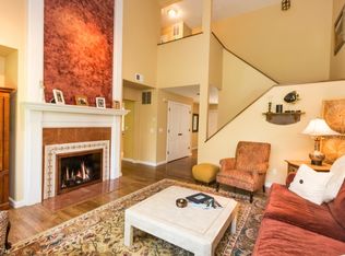 14 Indianfield Ct, Mahwah, NJ 07430