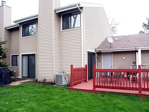 2nd image of 1320 N Shadow Lake Ter