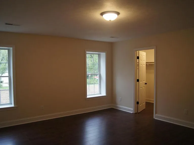 6990 Greenwich Rd — Photo 13