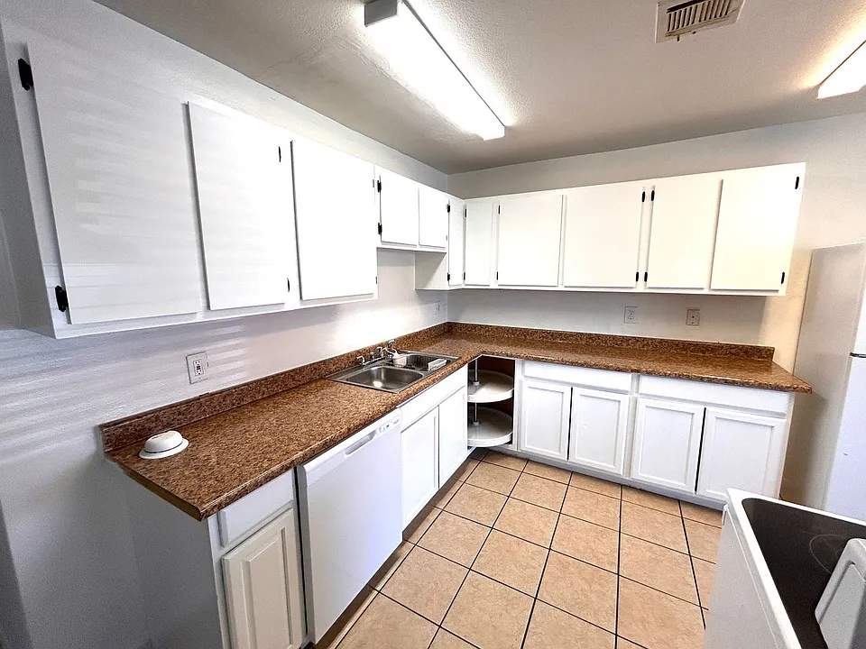 6217 Yerba Ln