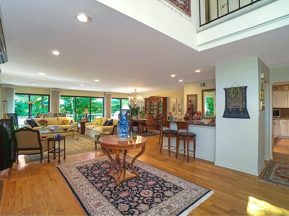 1st image of 170 High Pond Dr