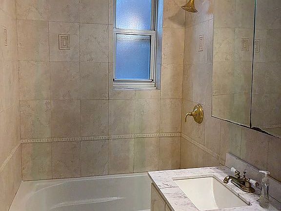 3rd image of 755 Bronx River Rd APT 5G