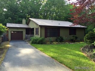 5 Willow Ln, Fletcher, NC 28732