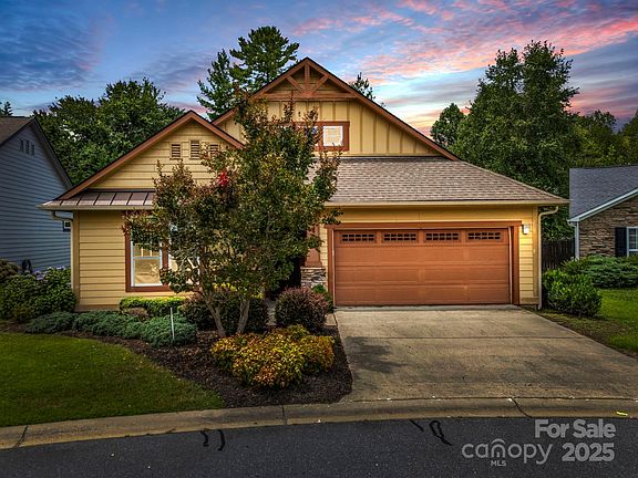 2nd image of 39 Creekwalk Ln