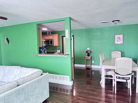 4th image of 410 Sage St