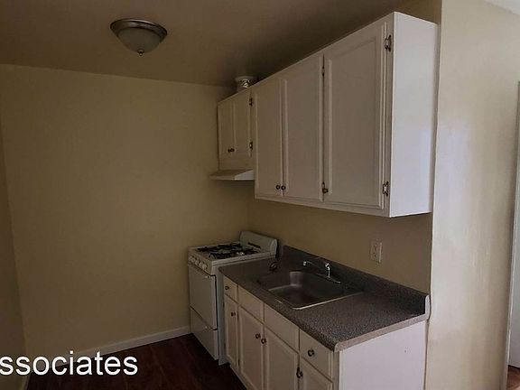 4th image of 10629 1/2 S Vermont Ave #8402394