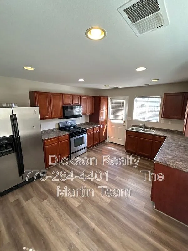 3 bed, 2.0 bath, 1246 sqft, $2,250 — Photo 4