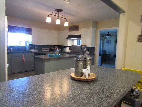 3rd image of 581 County Road 1220