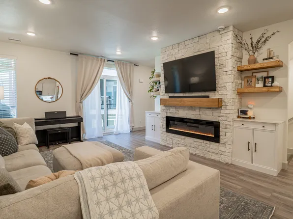 461 E 690 S #127, Clearfield, UT 84015