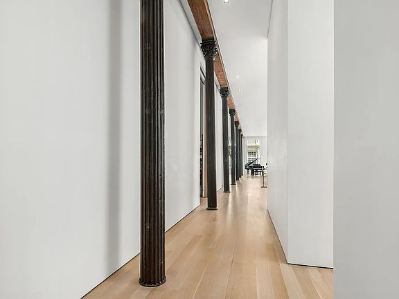 5th image of 31 1/2 Greene St #2