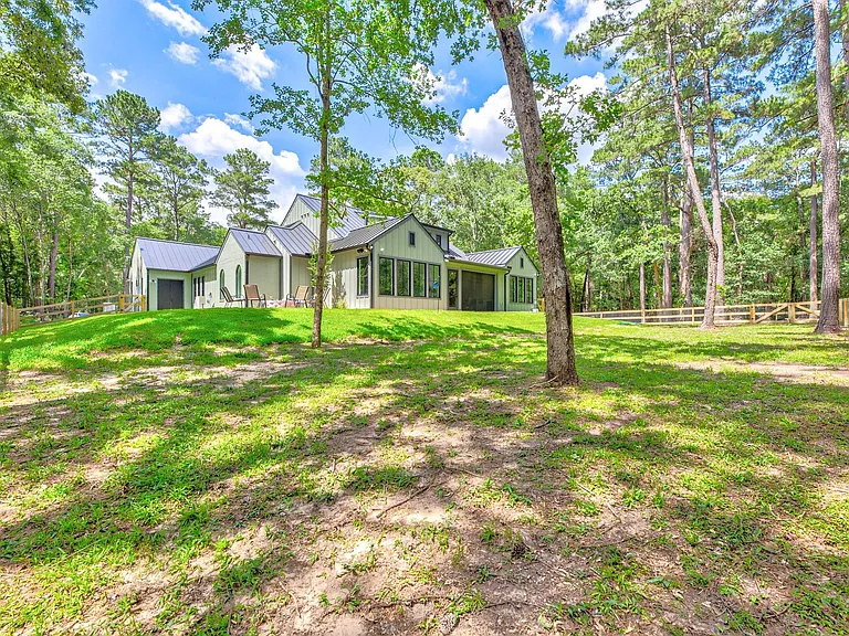 21701 Dan Dr — Photo 49