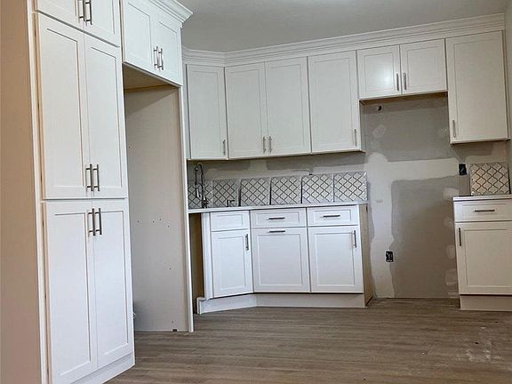 5th image of 357 Magnolia Dr
