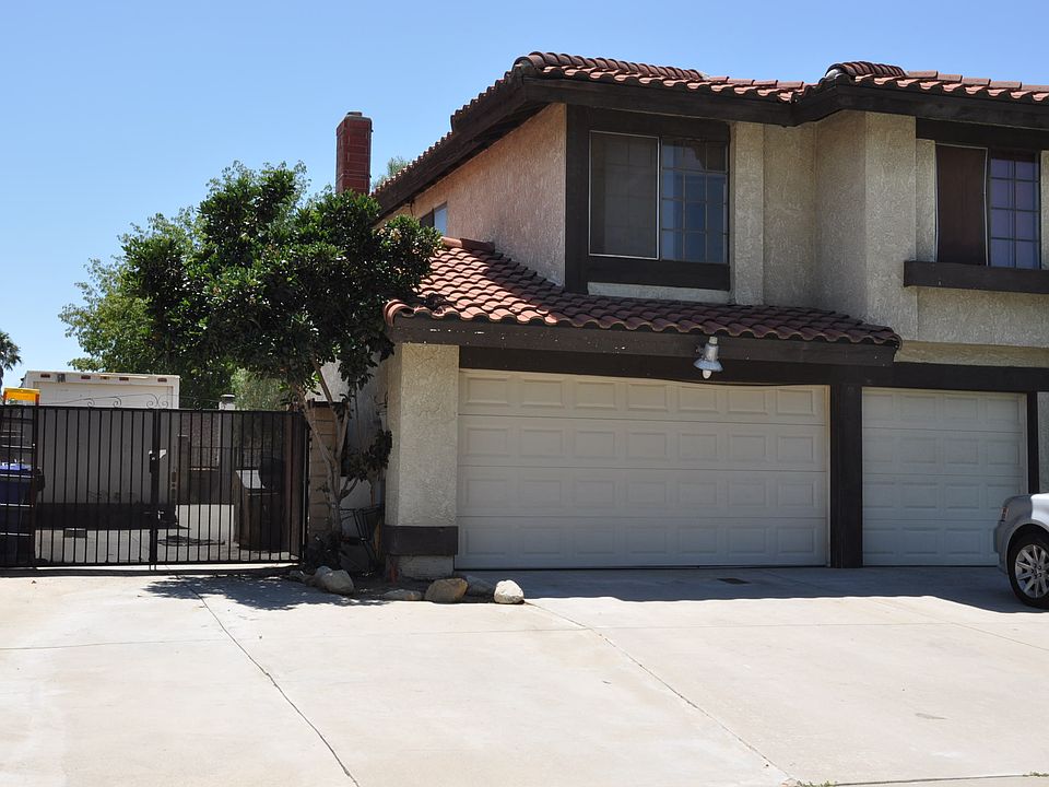 2nd image of 2594 N Palm Avenue