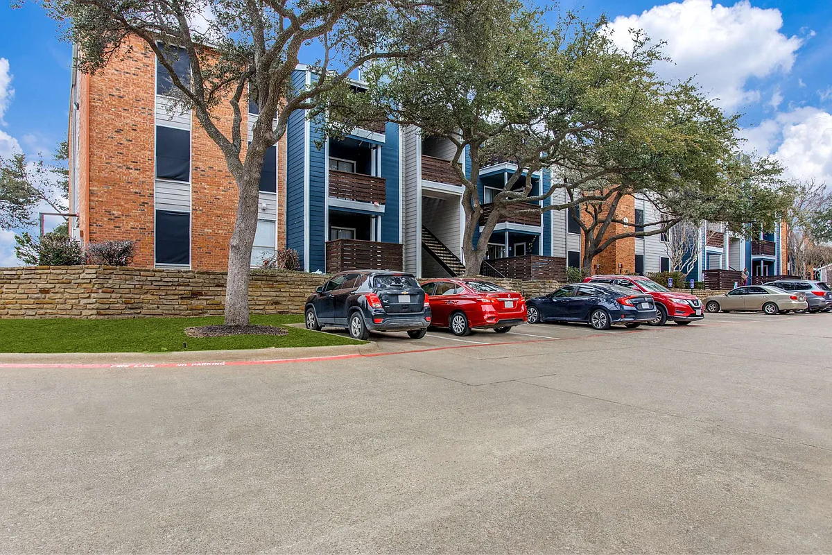Building Photo - Barcelona on Chisholm Trail