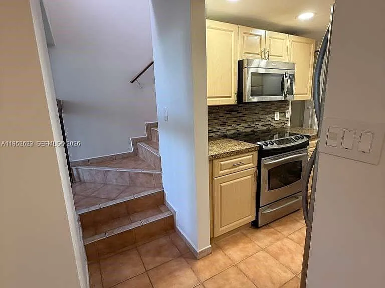 10641 SW 108th Ave #3I — Photo 6